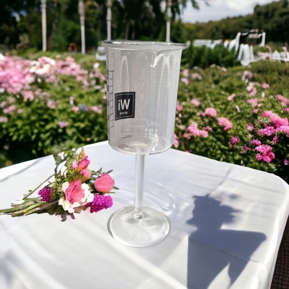Drink Periodically Lab Beaker Wine Glass Brand New! - Picture 3 of 5
